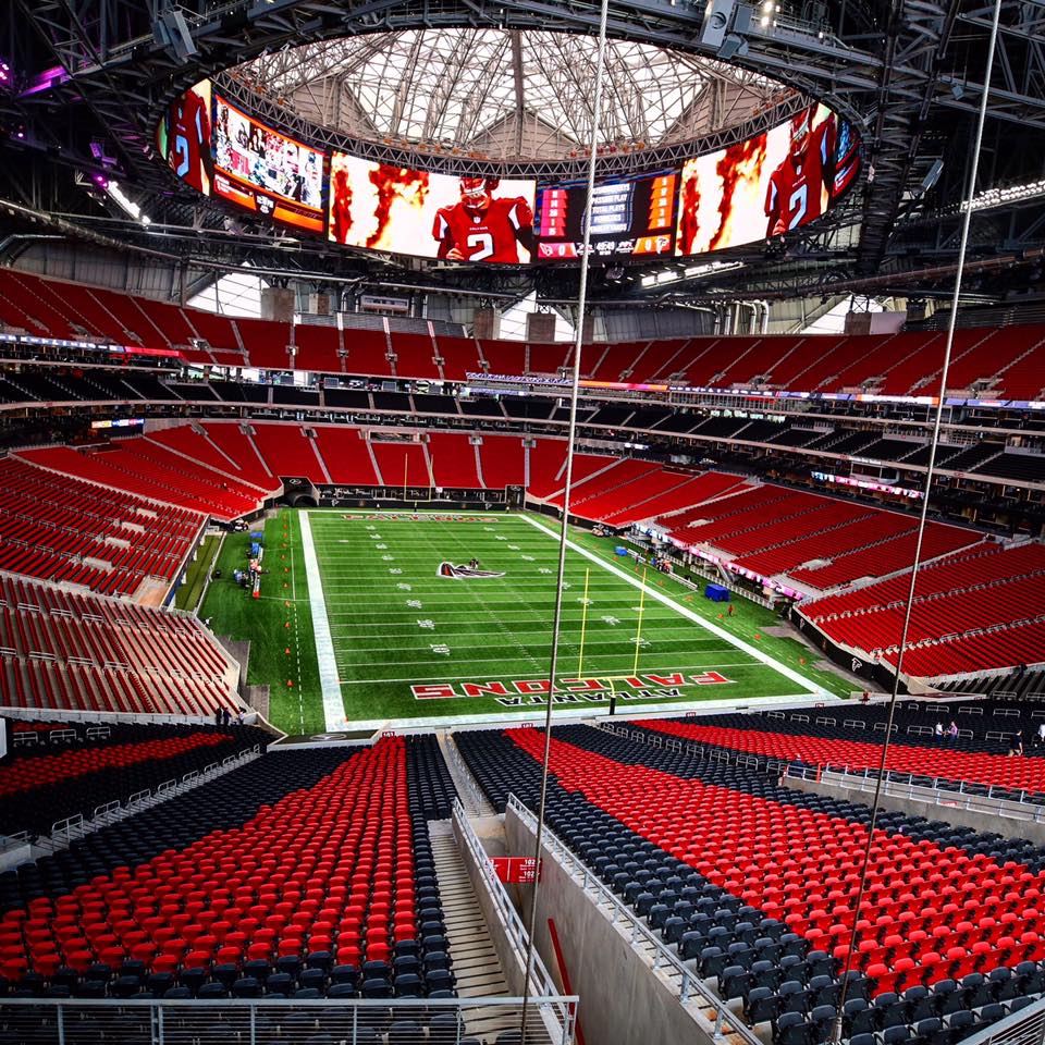 Mercedes-Benz Stadium: NFL-Arena mit Kamera-Dach