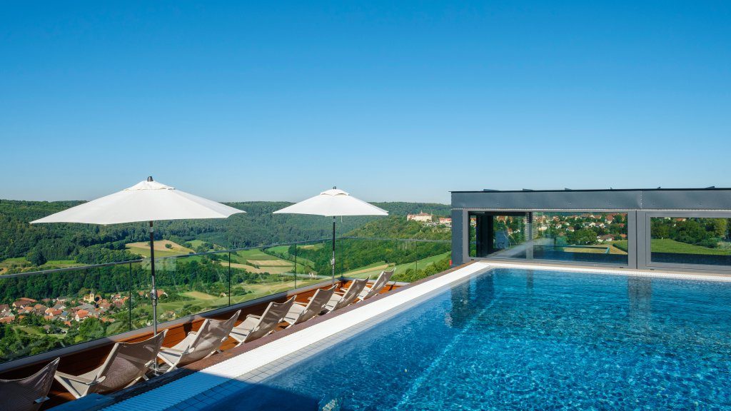 Kurztrips zu Design-Pools, pools, hotel, maxwell resort langenburg